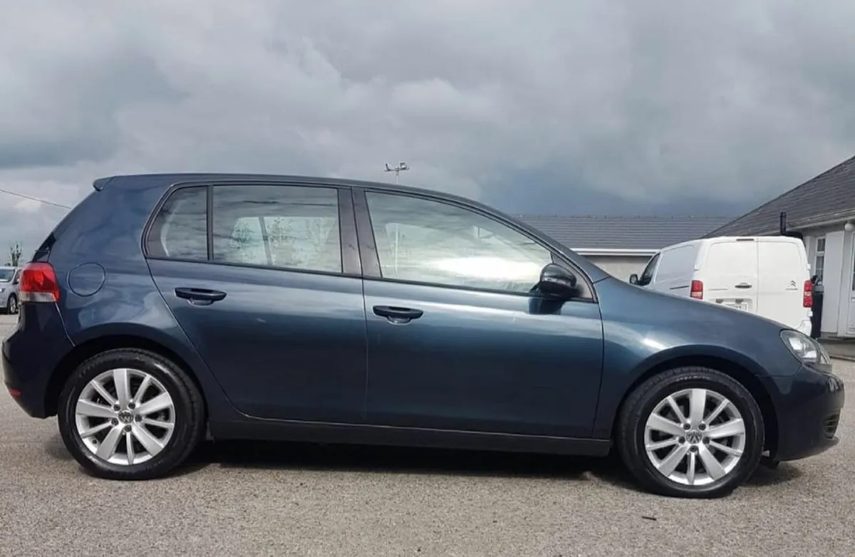 Volkswagen Golf 2012 - Image 2