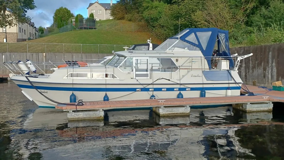 Aft cabin Broom European 35 - Image 3