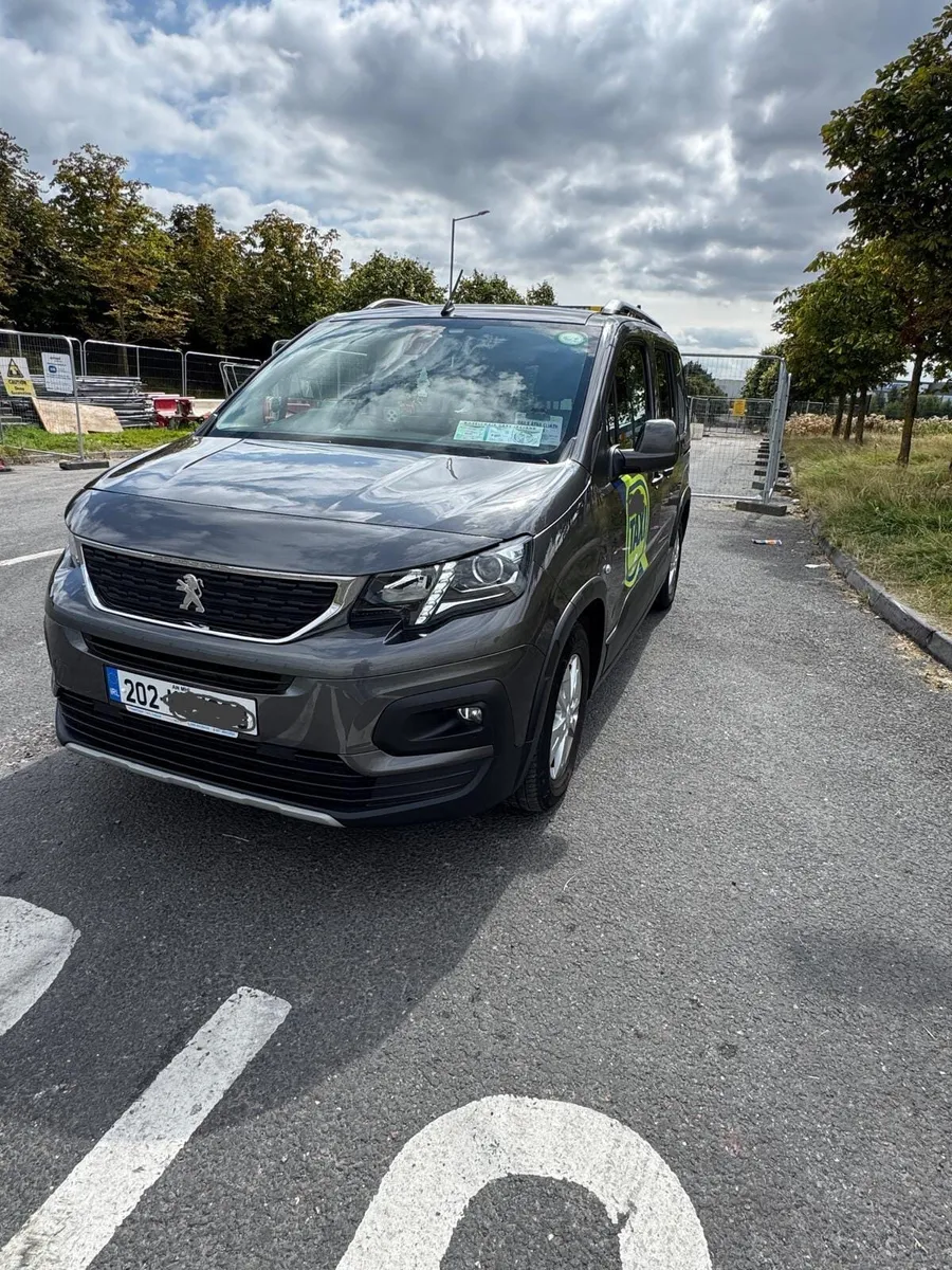 Peugeot Rifter Wheelchair Taxi Spec - Image 1