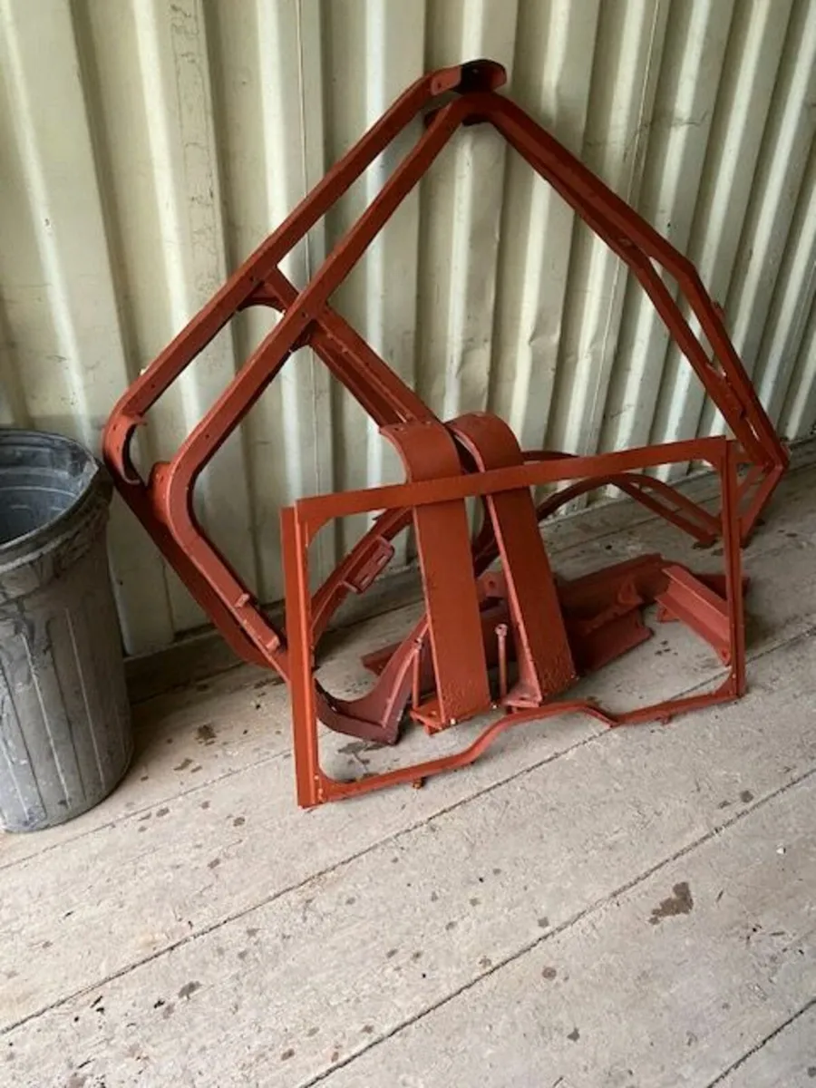 Ford 3000 cab parts - Image 1