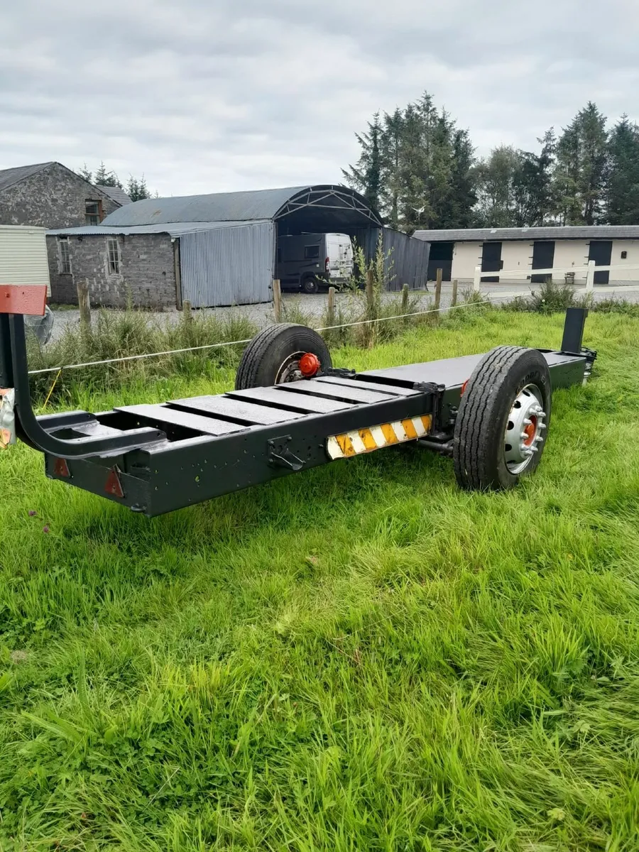 ROUND BAIL TRAILER - Image 1