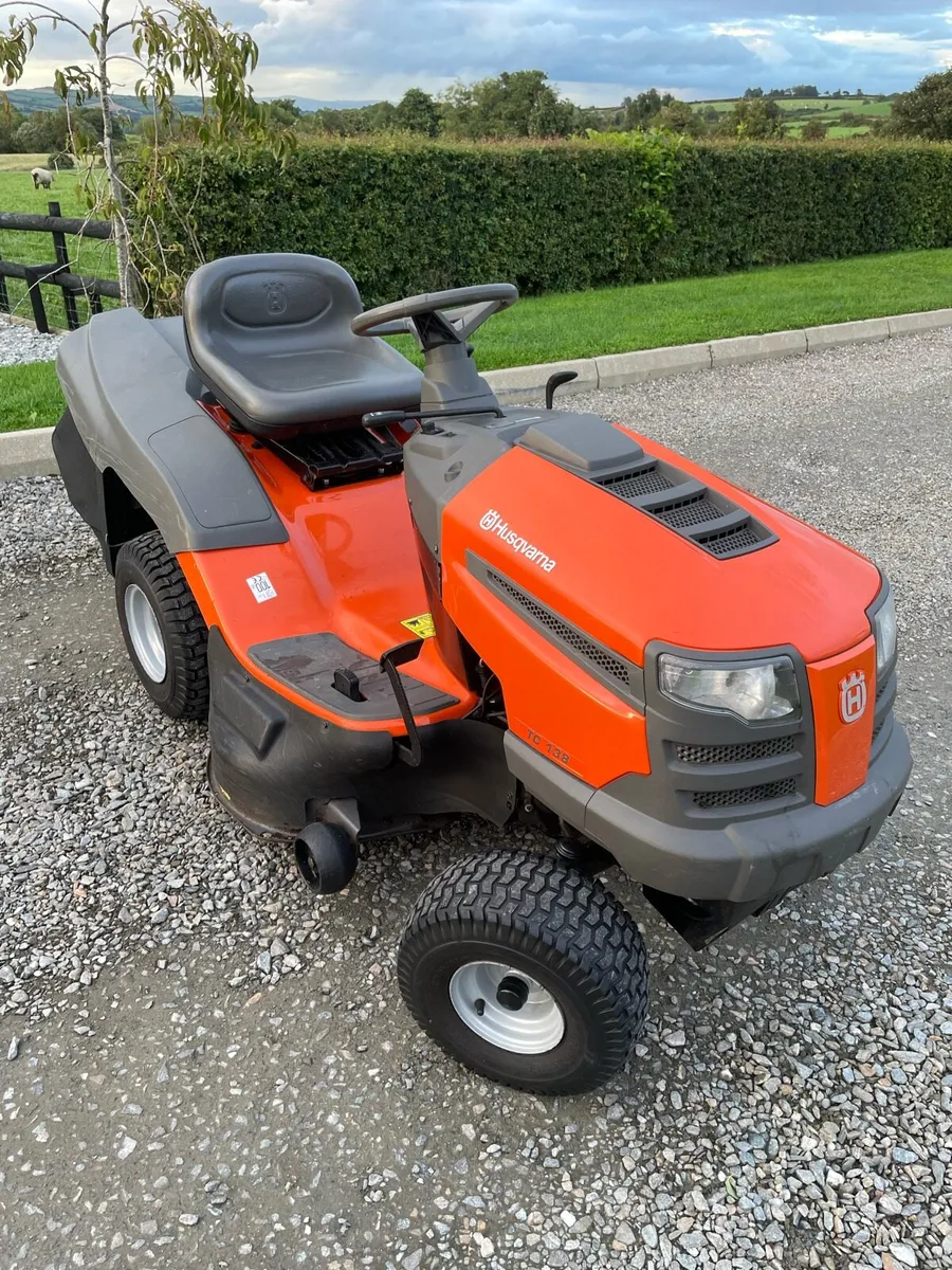 Husqvarna TC138 lawnmower - Image 4