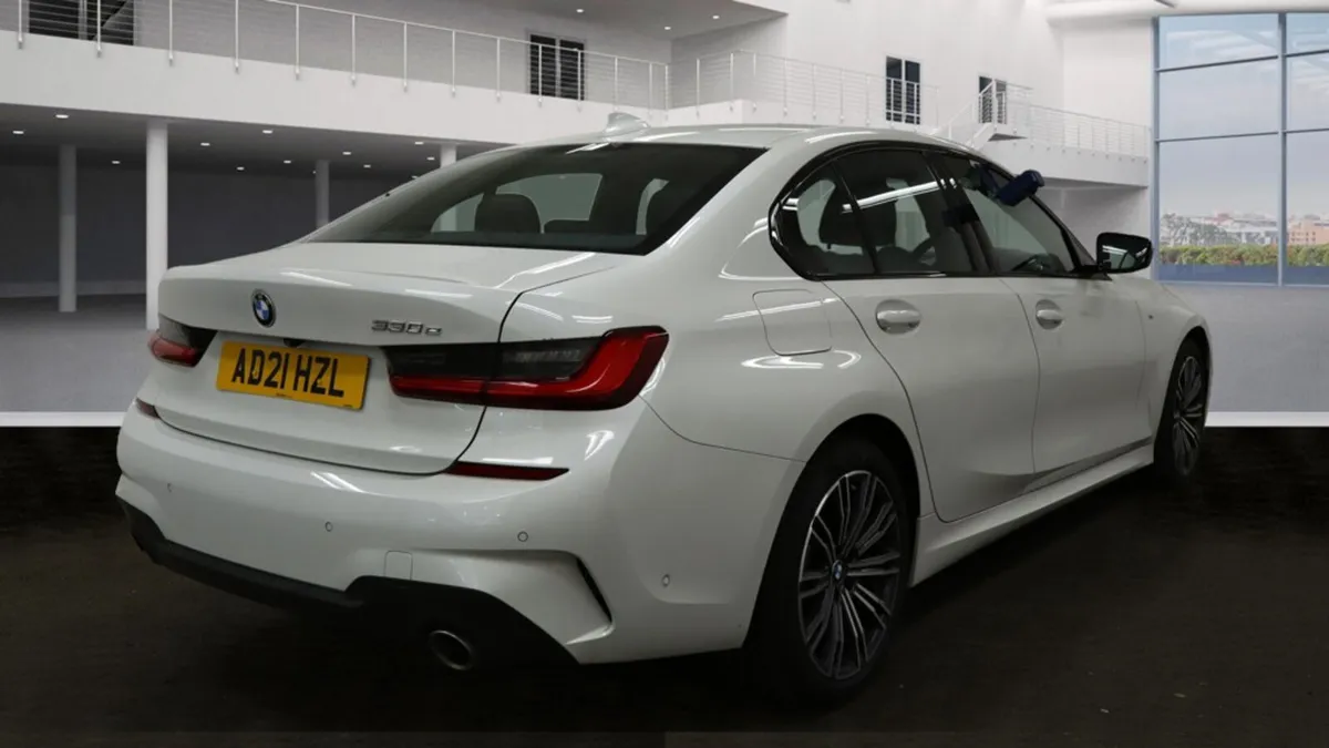 2021 (212) Bmw 330e Msport - Image 3