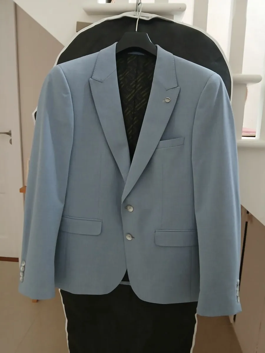 Suit Jacket ,  This Season , Remus Uomo , Size 38 - Image 4