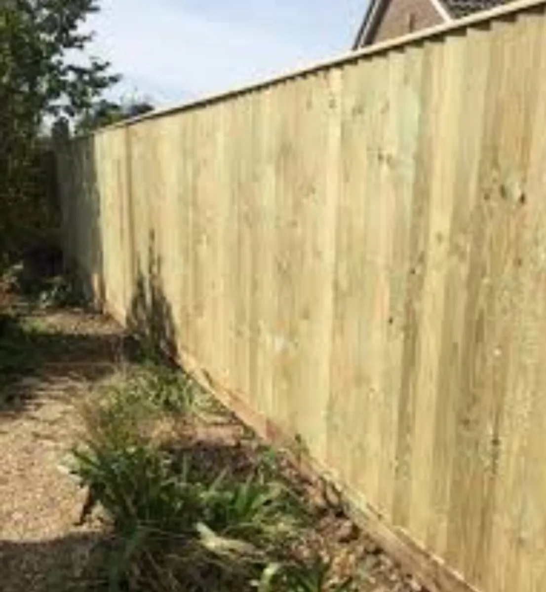 Putting up new fencing - Image 2