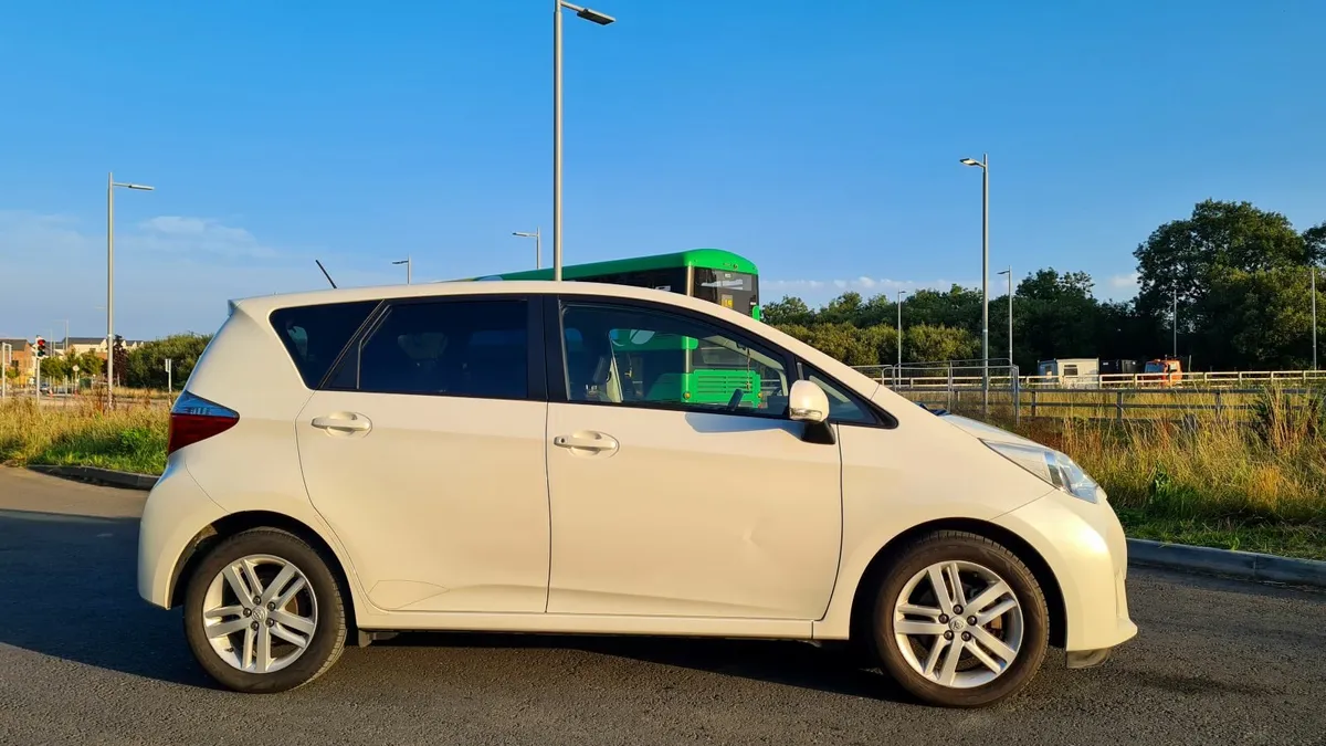 Toyota Verso-S 2014 - Image 2