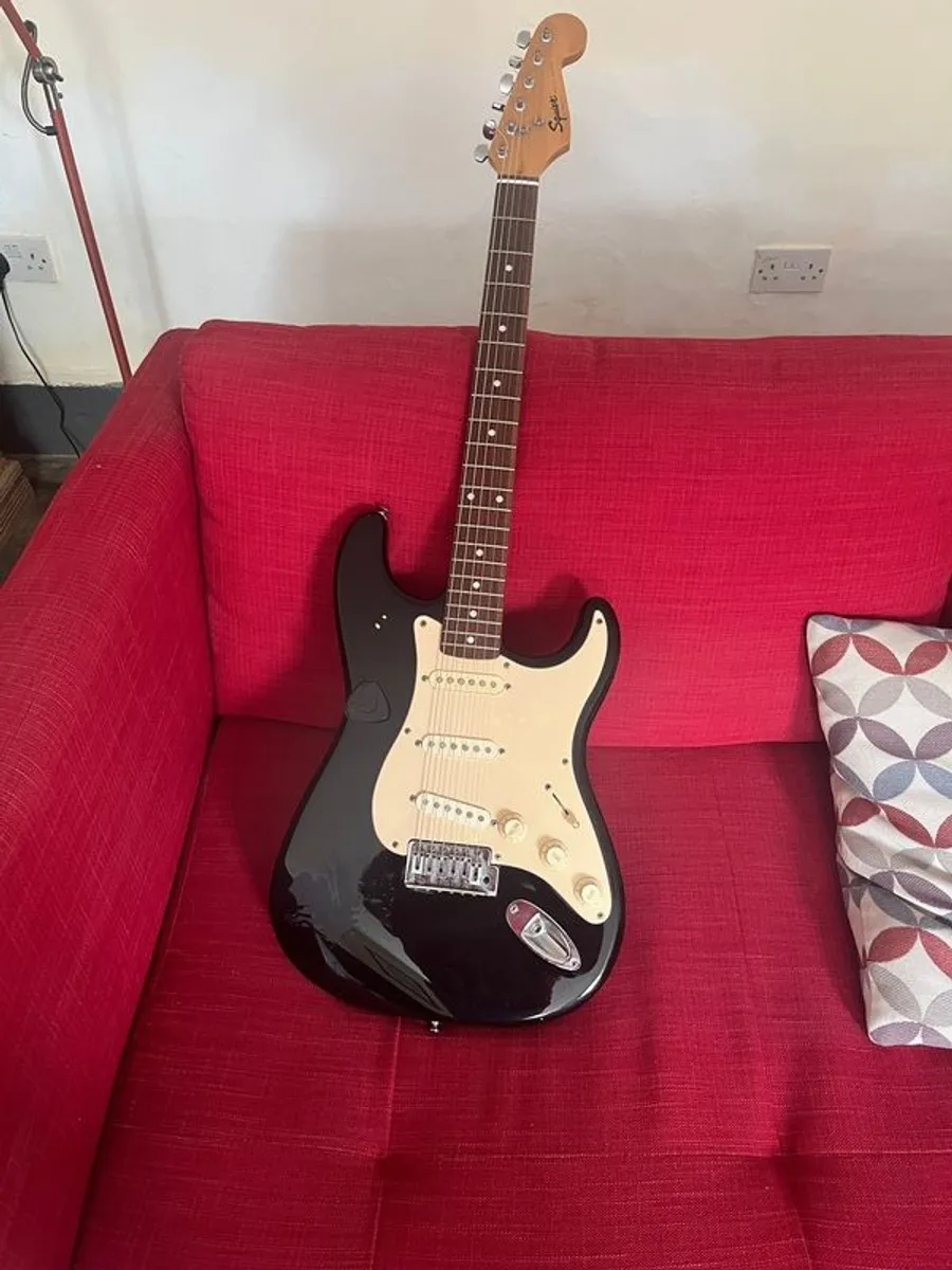 Squier by Fender, Stratocaster - Image 1