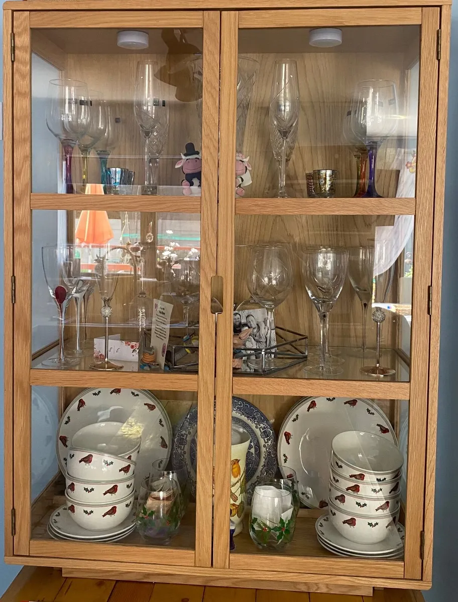 Display cabinet - Image 1