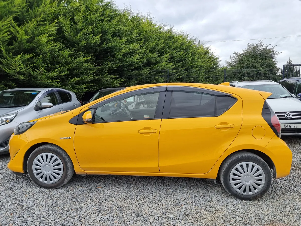 Toyota Aqua 2018 automatic hybrid €10,900 - Image 3