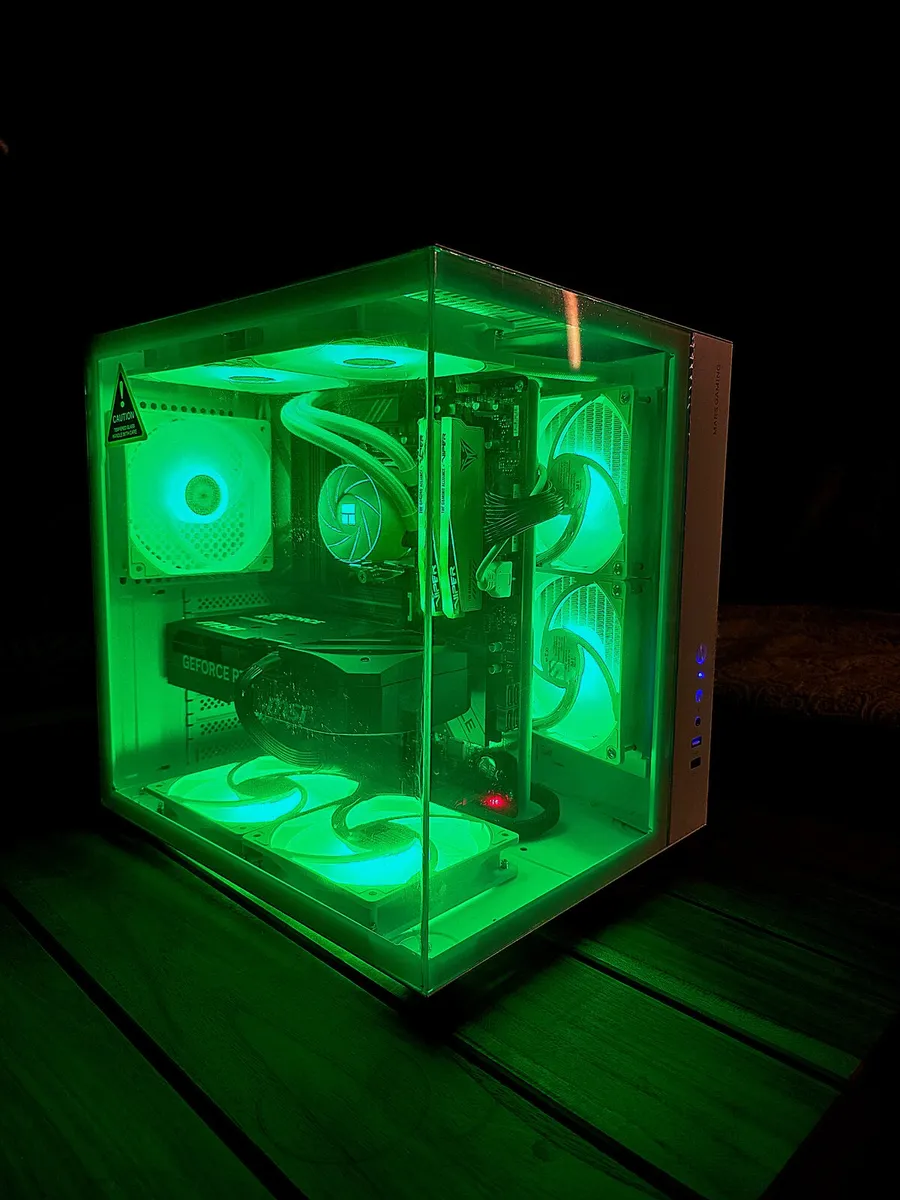 Ryzen 5 9600x Rtx 5070 custom gaming pc - Image 1