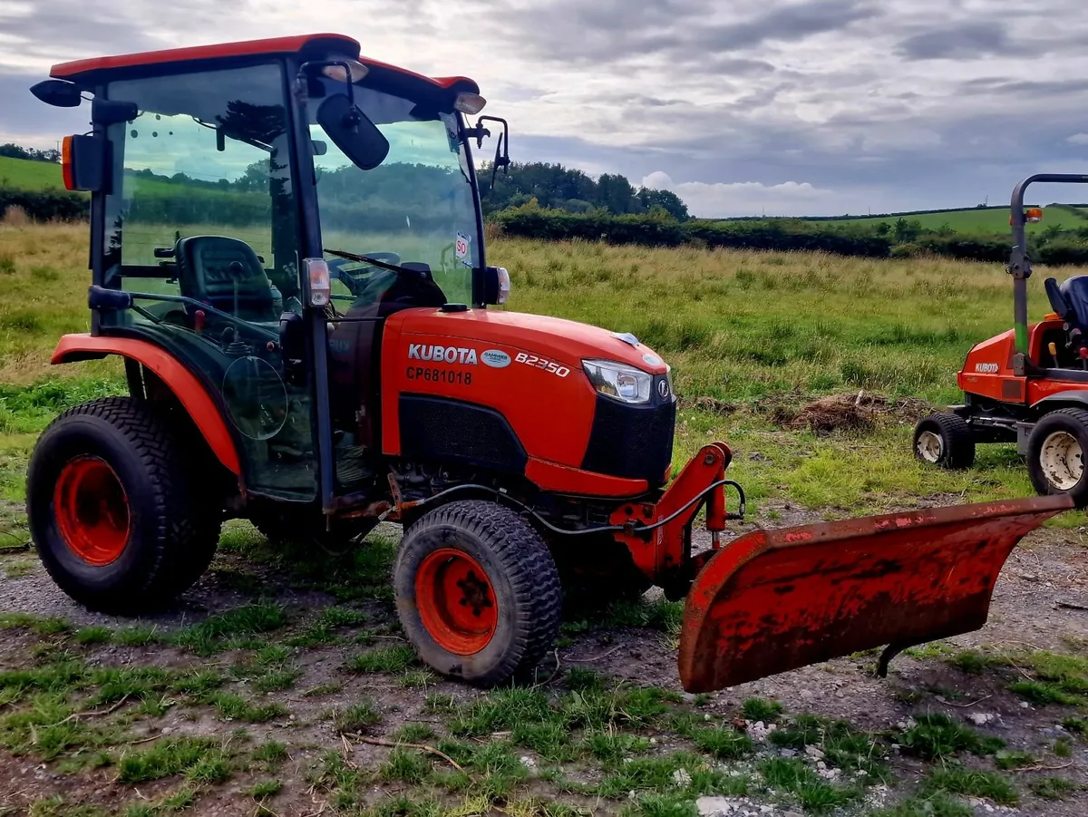 Kubota B2350 Compact Tractor