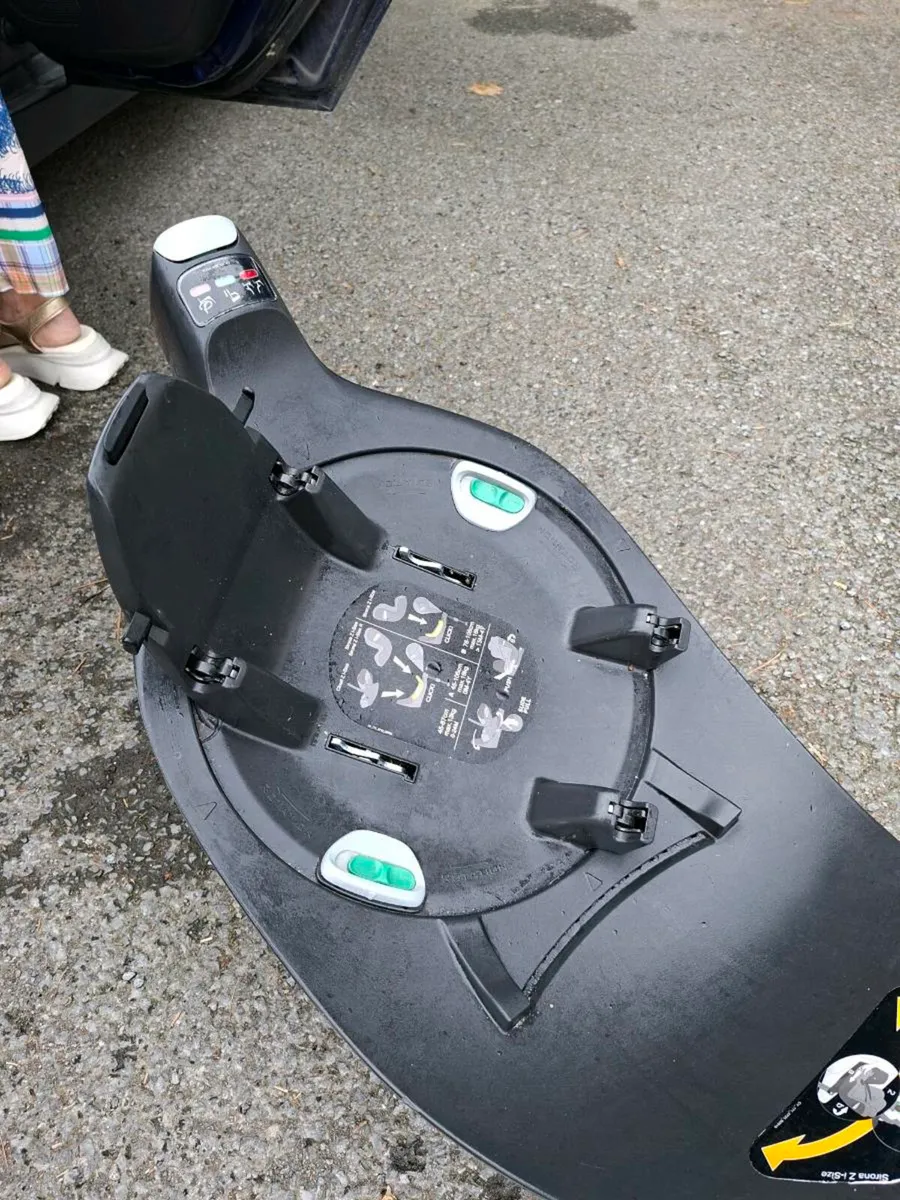 Cybex base for car seat - Image 2