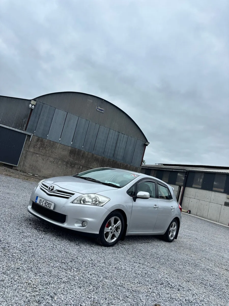 Toyota auris - Image 1