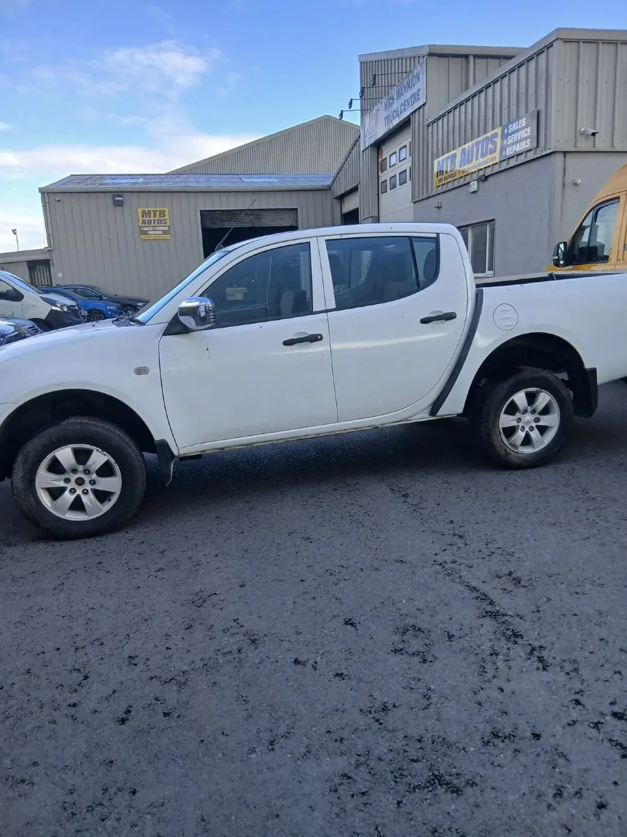 Mitsubishi L200 2010 - Image 2
