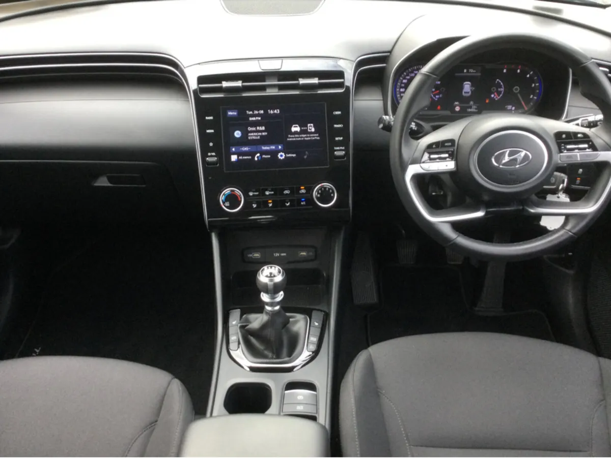Hyundai Tucson COMFORT PLUS - Only 18,000 Km - War - Image 2