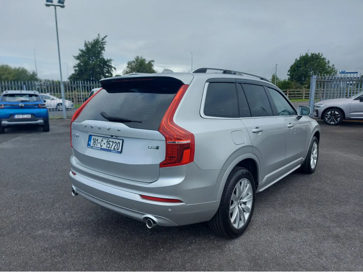 Volvo XC90 MOMENTIUM D5 PPULSE AWD 5 5DR AU - Image 4
