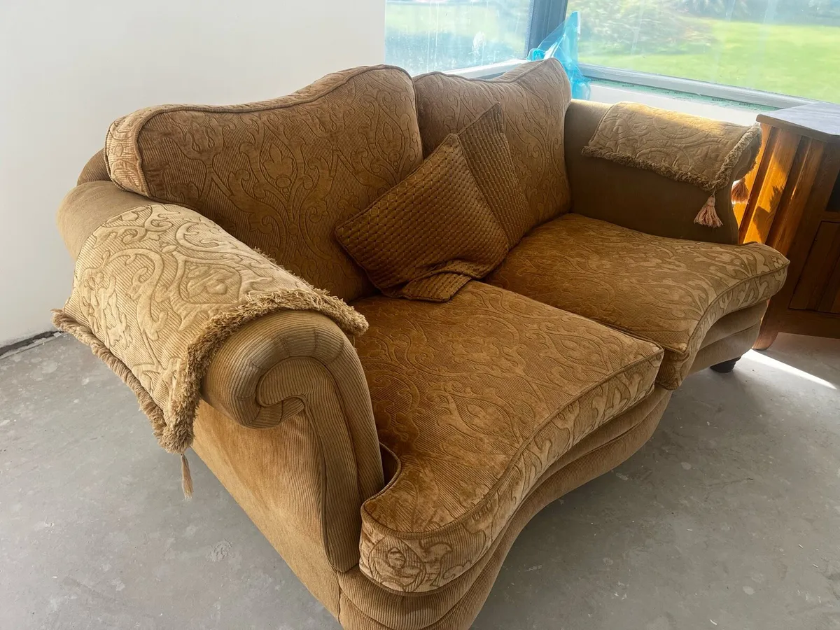 Couch - Image 2