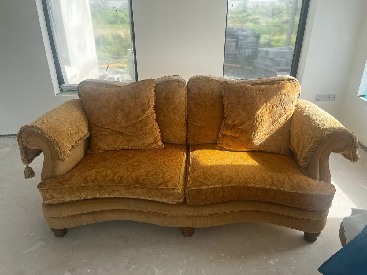 Couch - Image 4