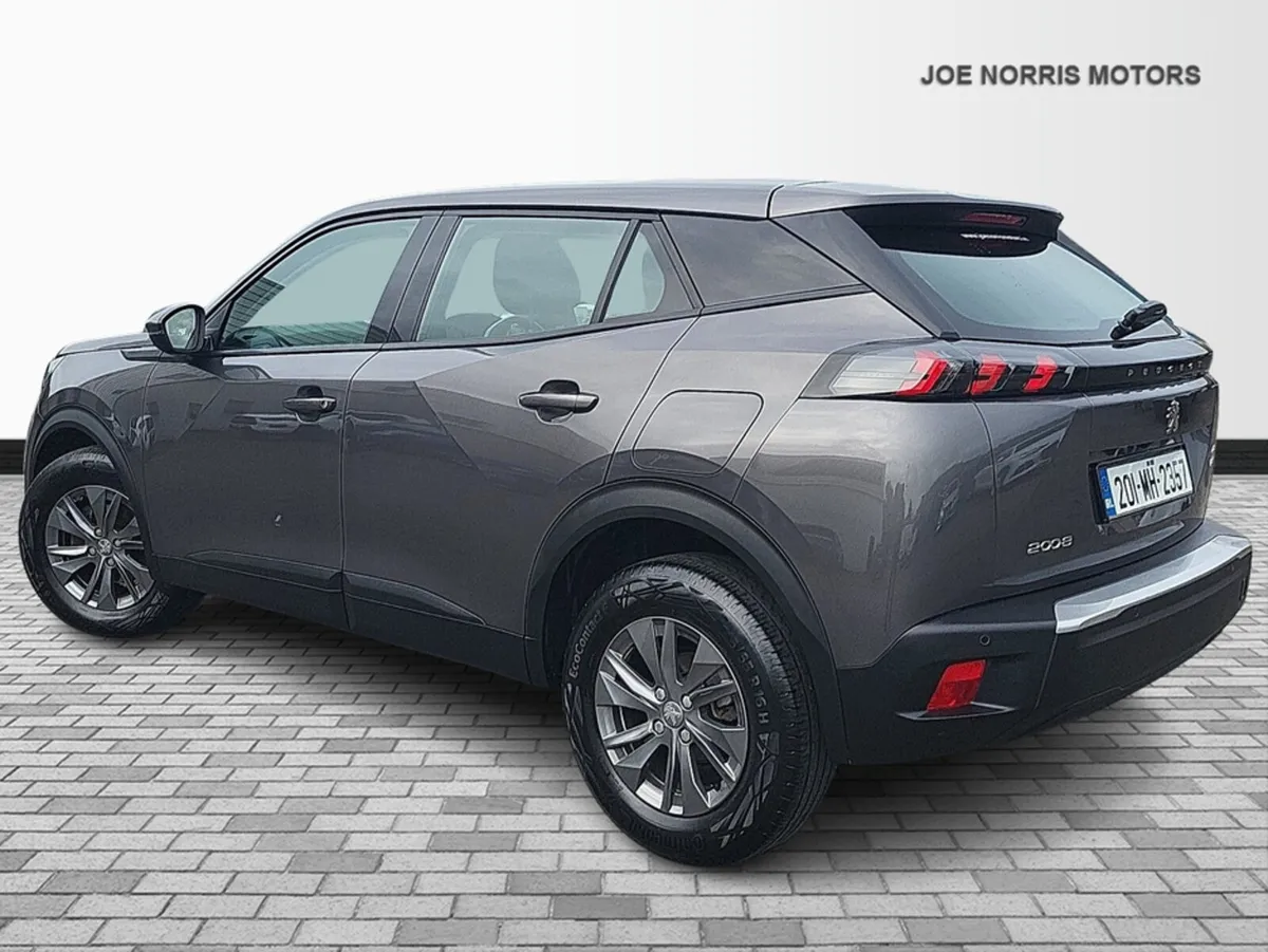Peugeot 2008 ACTIVE 1.2 100 4DR LOW KMS - Image 4