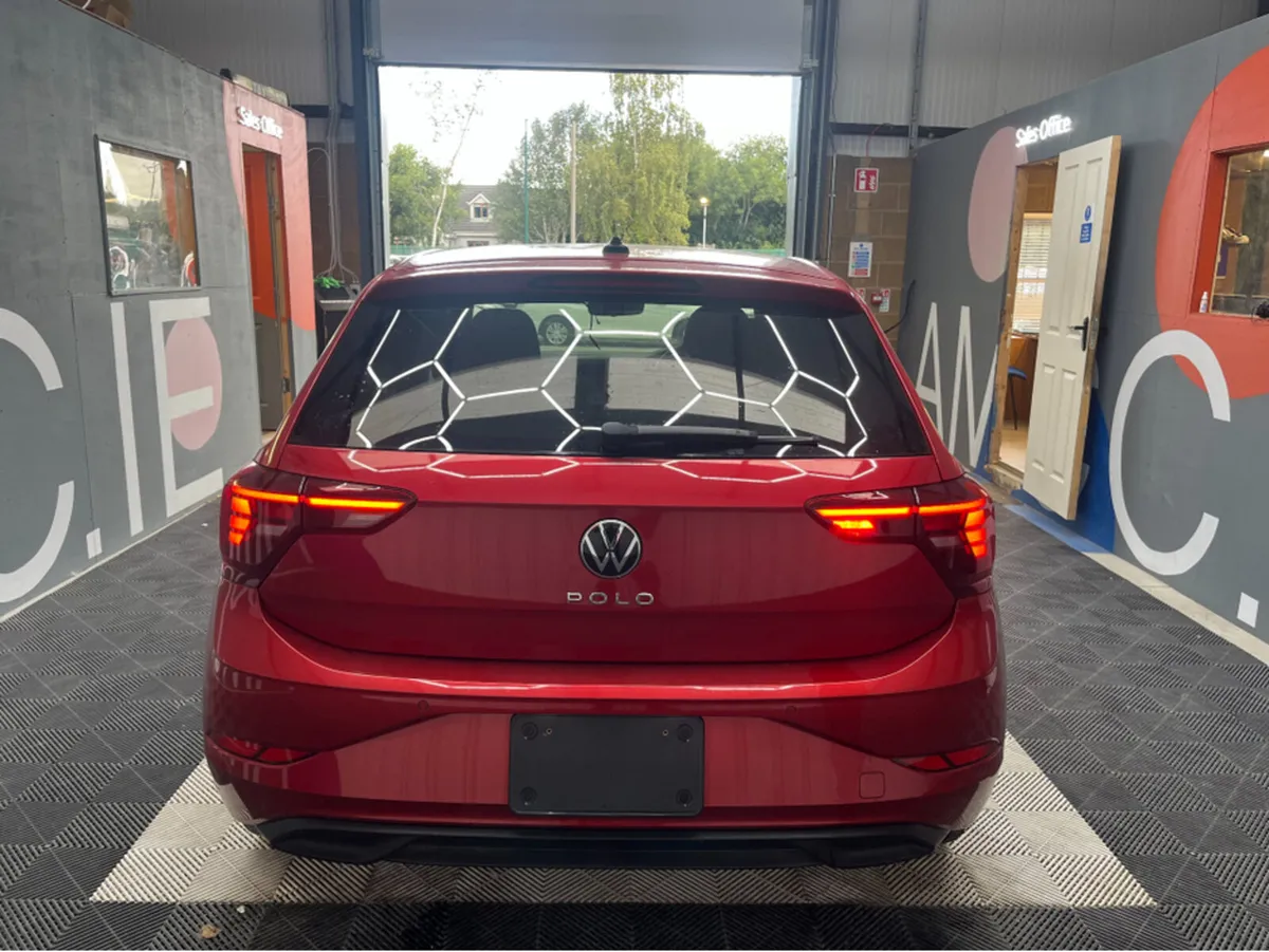 Volkswagen Polo 1.0 TSI ACTIVE / 18k KMs / REVERSE - Image 4