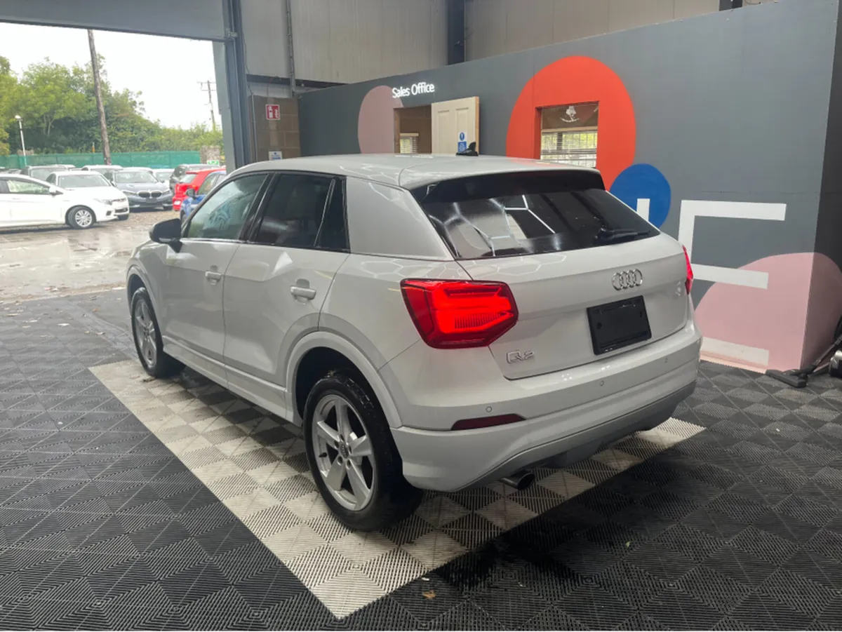 Audi Q2 1.0 TFSI SPORT / 48k KMs / HEATED SEATS , - Image 4