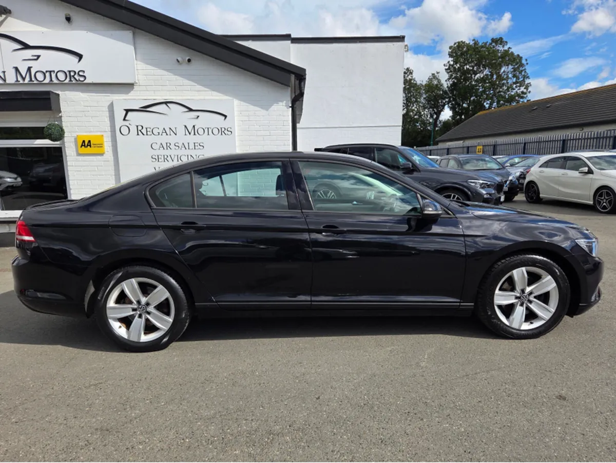 Volkswagen Passat 1.6 TDI BLUEMOTION 120 BHP - Image 2