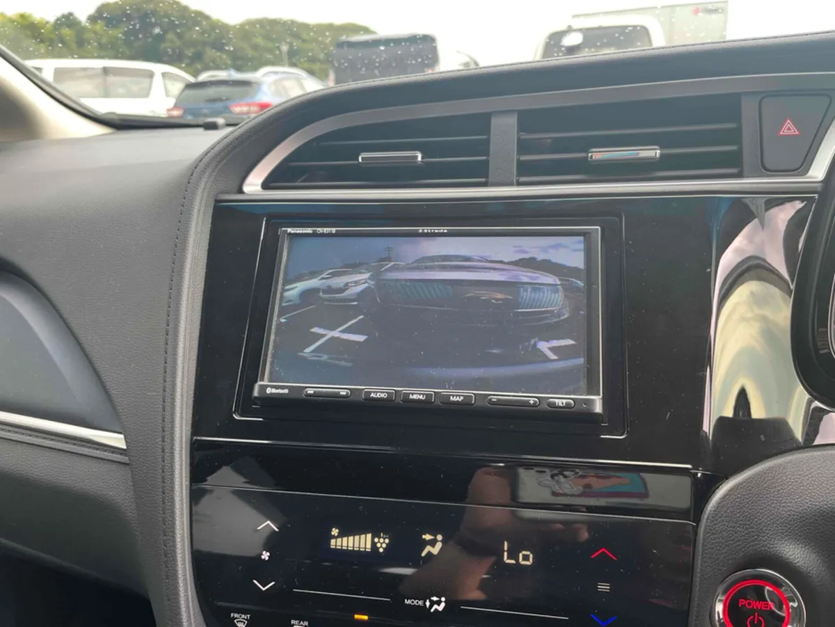Honda Shuttle 2022 Shuttle Hybrid Metallic silver, - Image 3