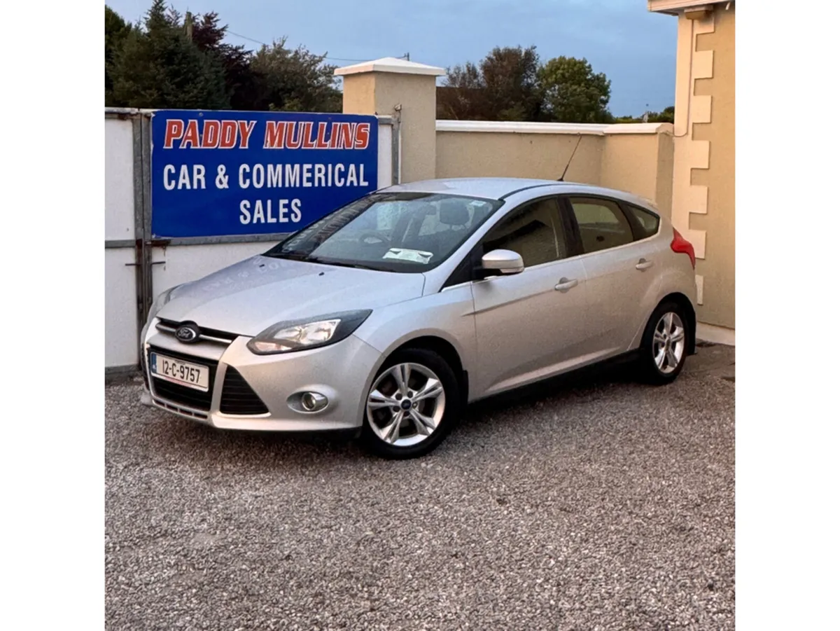 Ford Focus 1.6 TDCI 95PS M6 ZETEC 4DR S/S - Image 2
