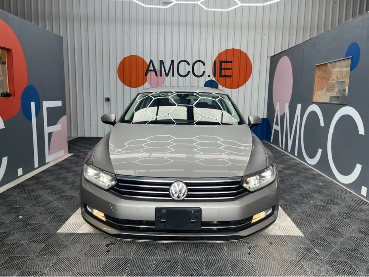 Volkswagen Passat 1.4 TSI COMFORT LINE / 52k KMs / - Image 2