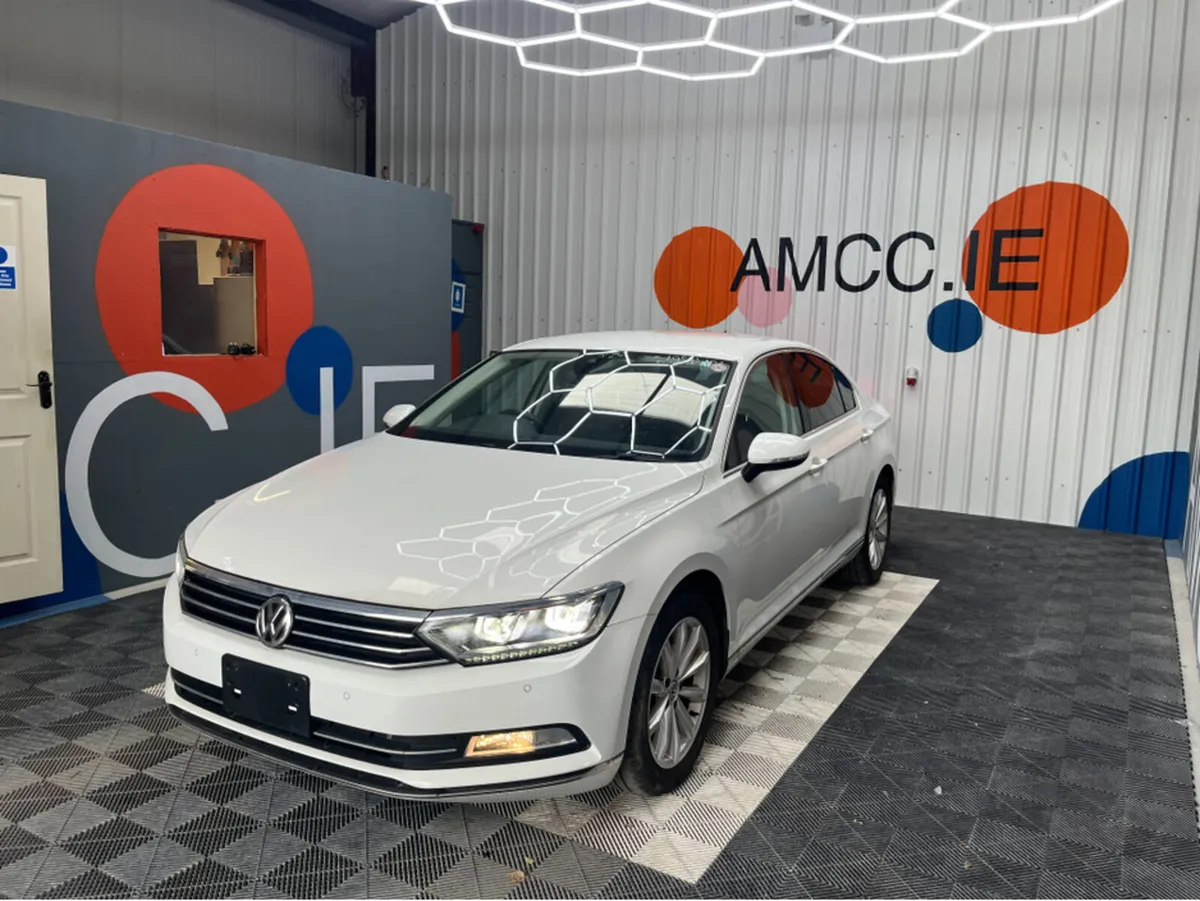 Volkswagen Passat 1.4 TSI ELEGANCE LINE / 56k KMs - Image 3
