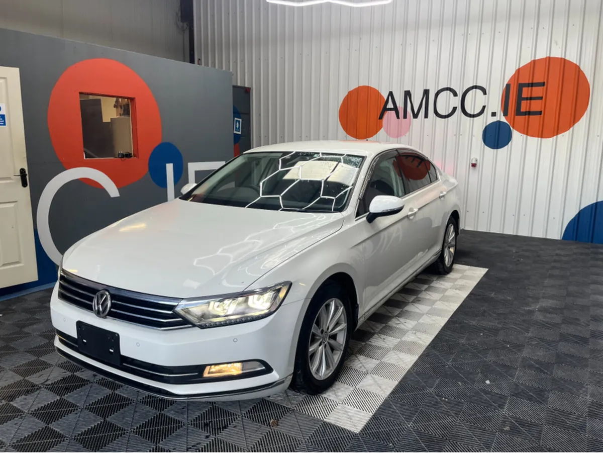 Volkswagen Passat 1.4 TSI ELEGANCE LINE / 38k KMs - Image 3