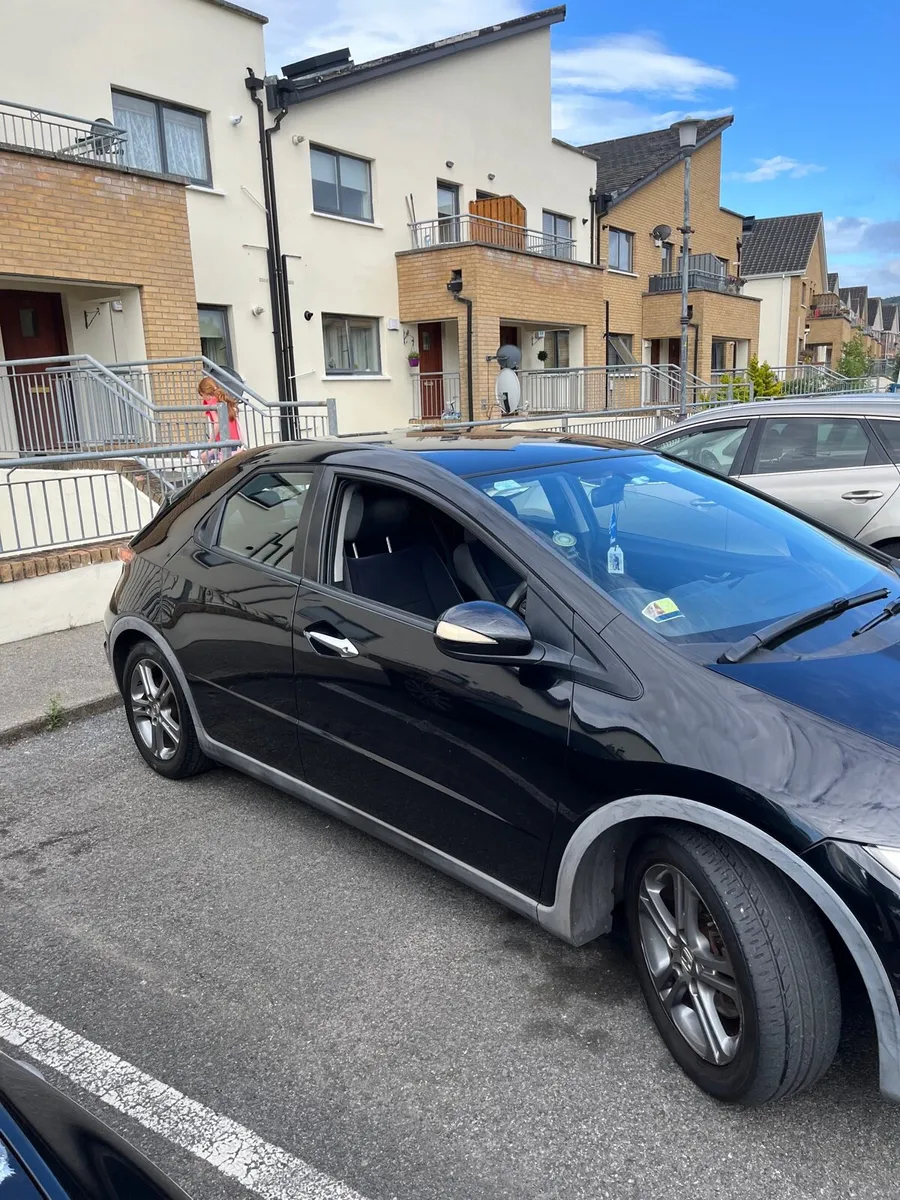 Honda Civic Hatchback - Image 2
