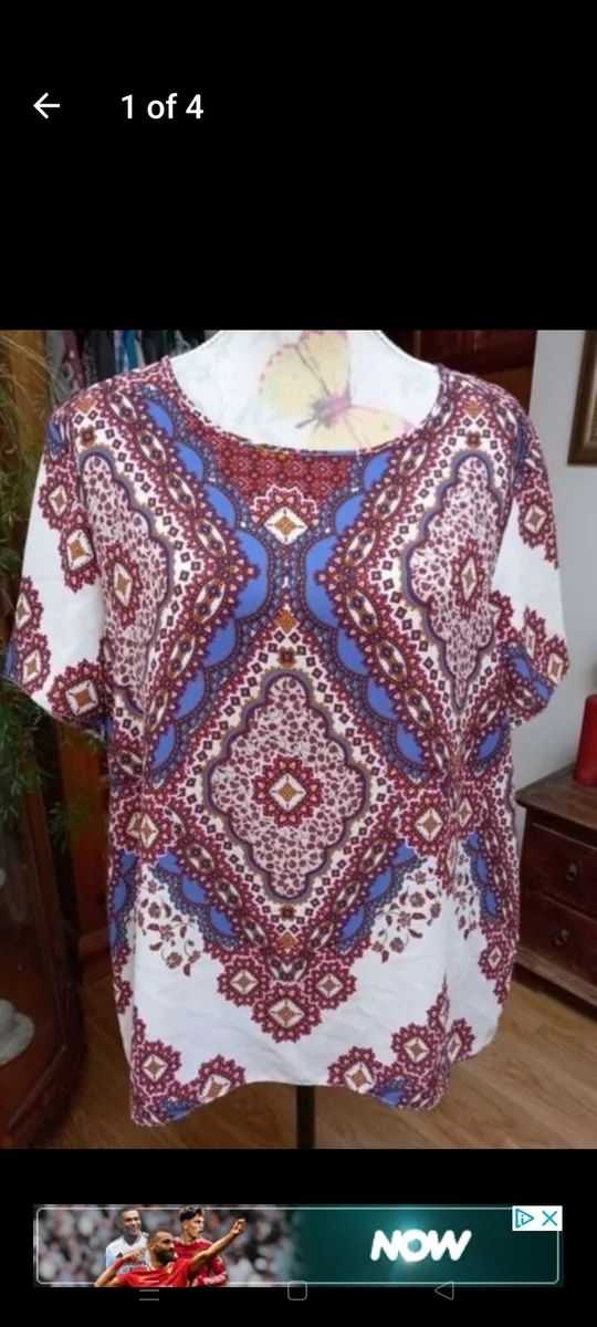 Ladies Peacocks top. Plus size. Like new - Image 1