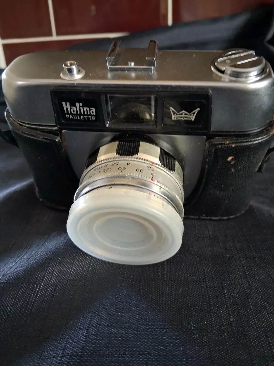 Old Halina Paulette Camera - Image 2
