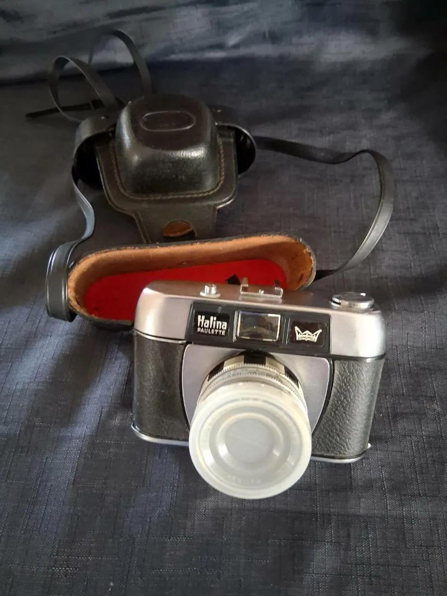 Old Halina Paulette Camera - Image 4