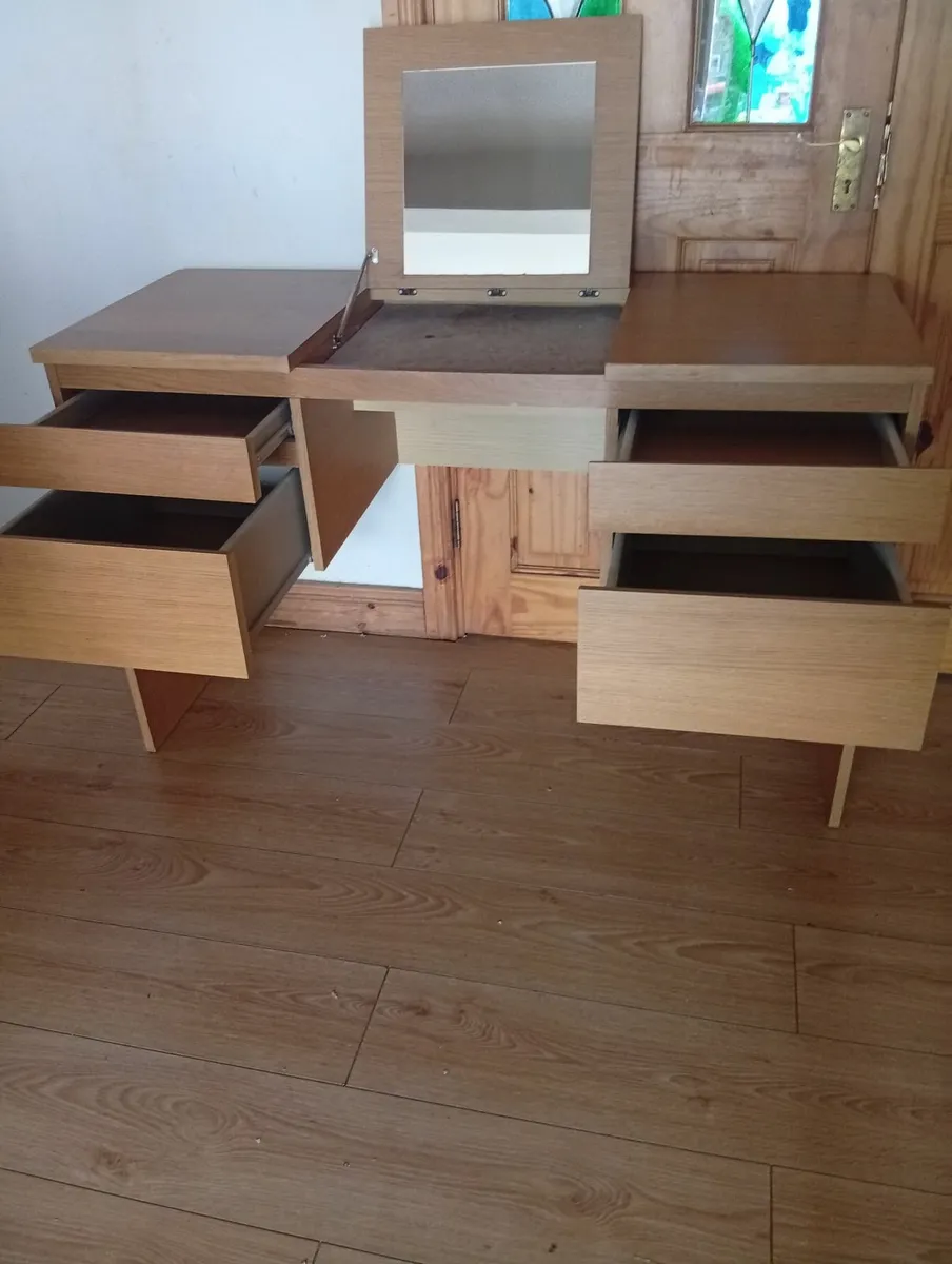 Universal Quality desk dressing unit - Image 4