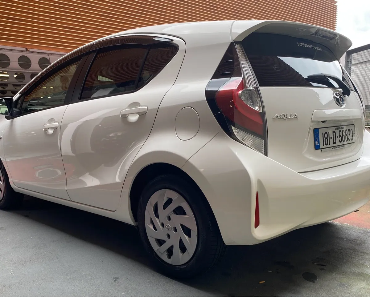 Toyota Aqua Hybrid 2018 - Image 4