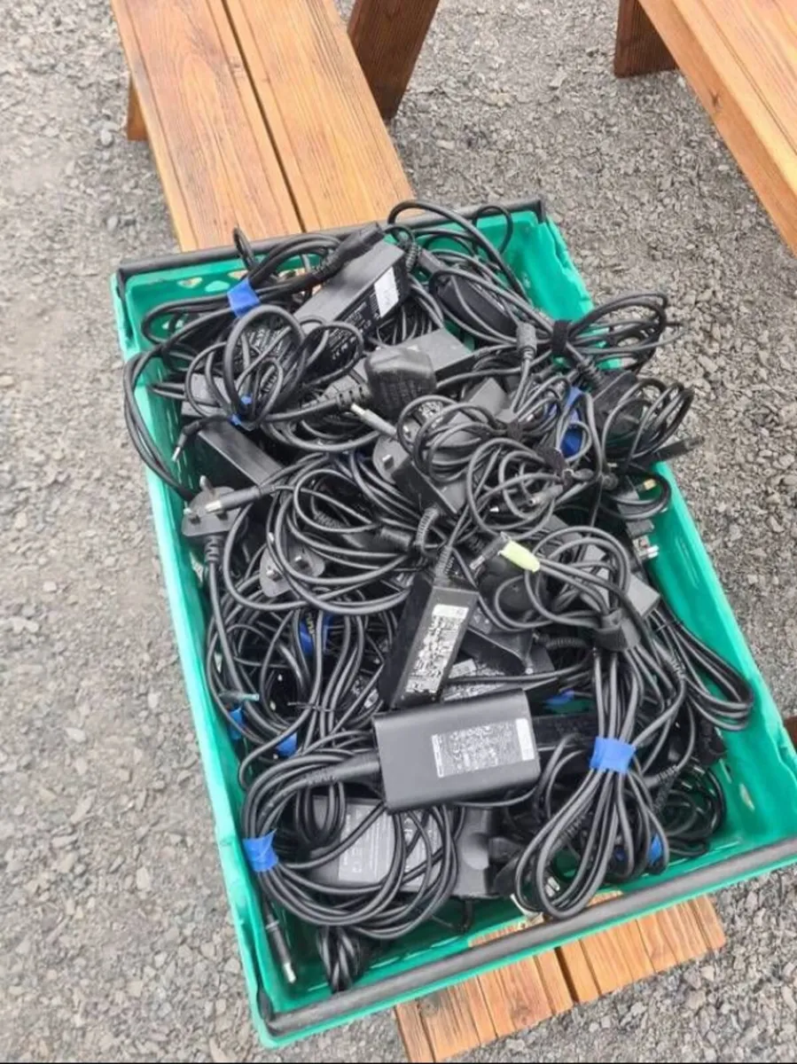 Laptop lot+ charger , screen etc - Image 3