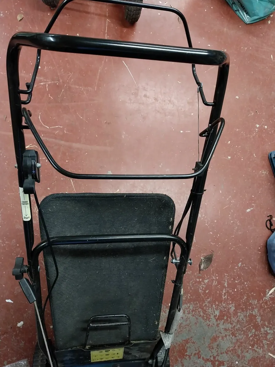 Briggs and Stratton Lawnmower - Image 2