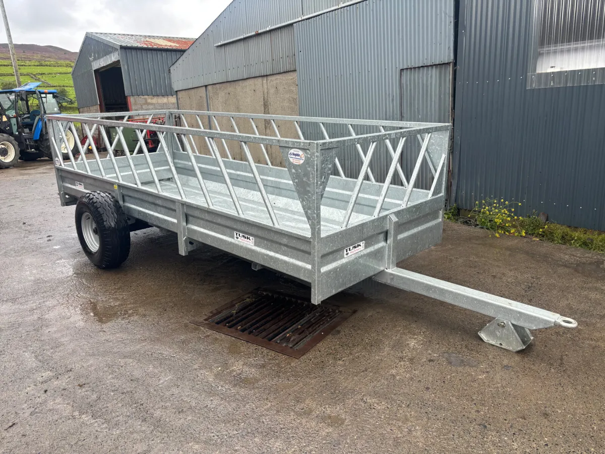 New Tractor Bale Feeding Trailer - Image 4