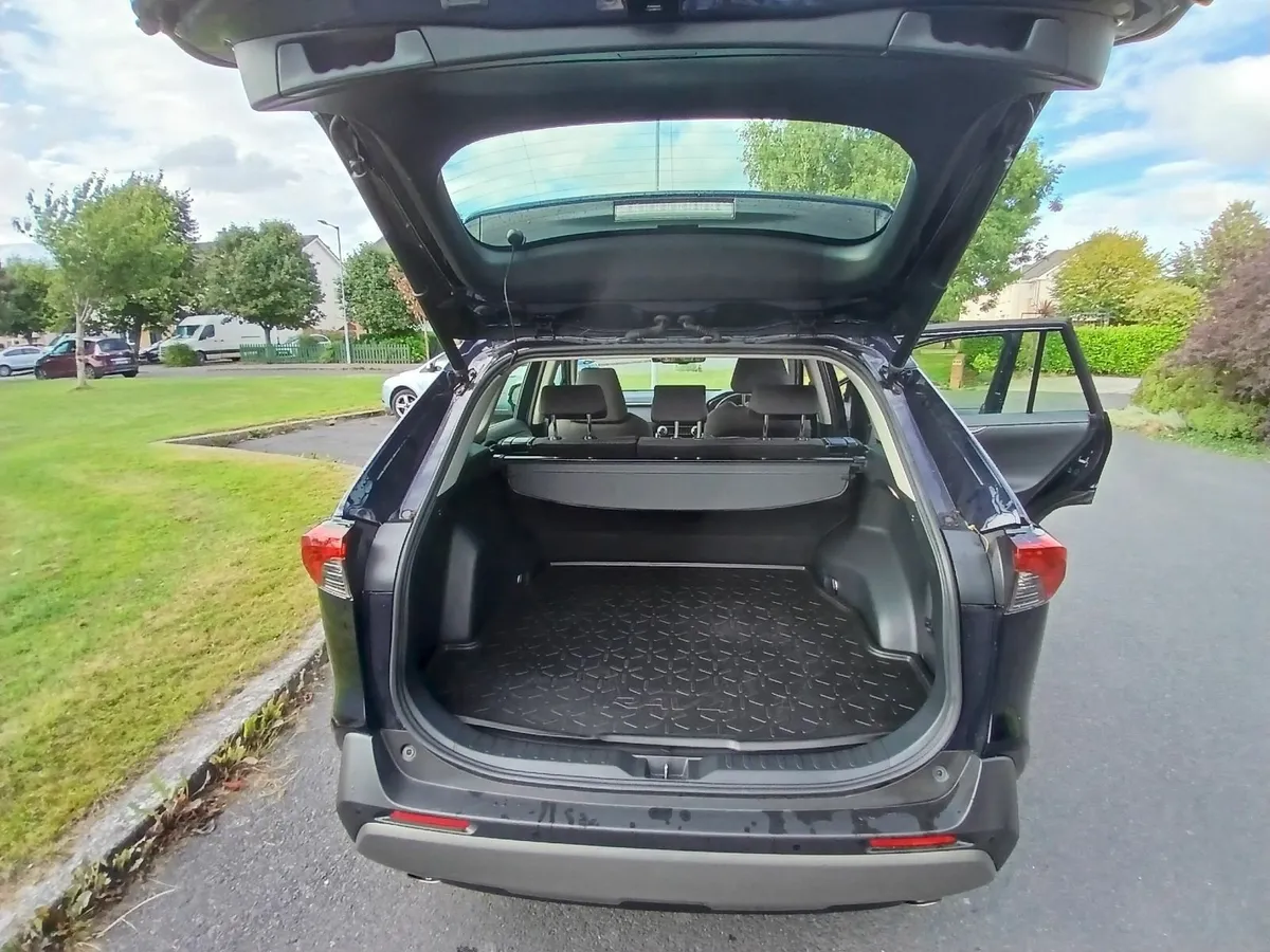 Toyota RAV4 2023 - Image 2