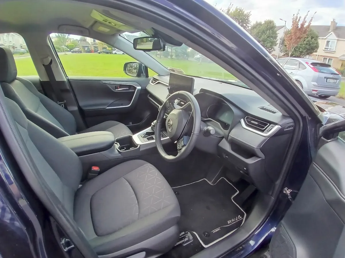 Toyota RAV4 2023 - Image 3