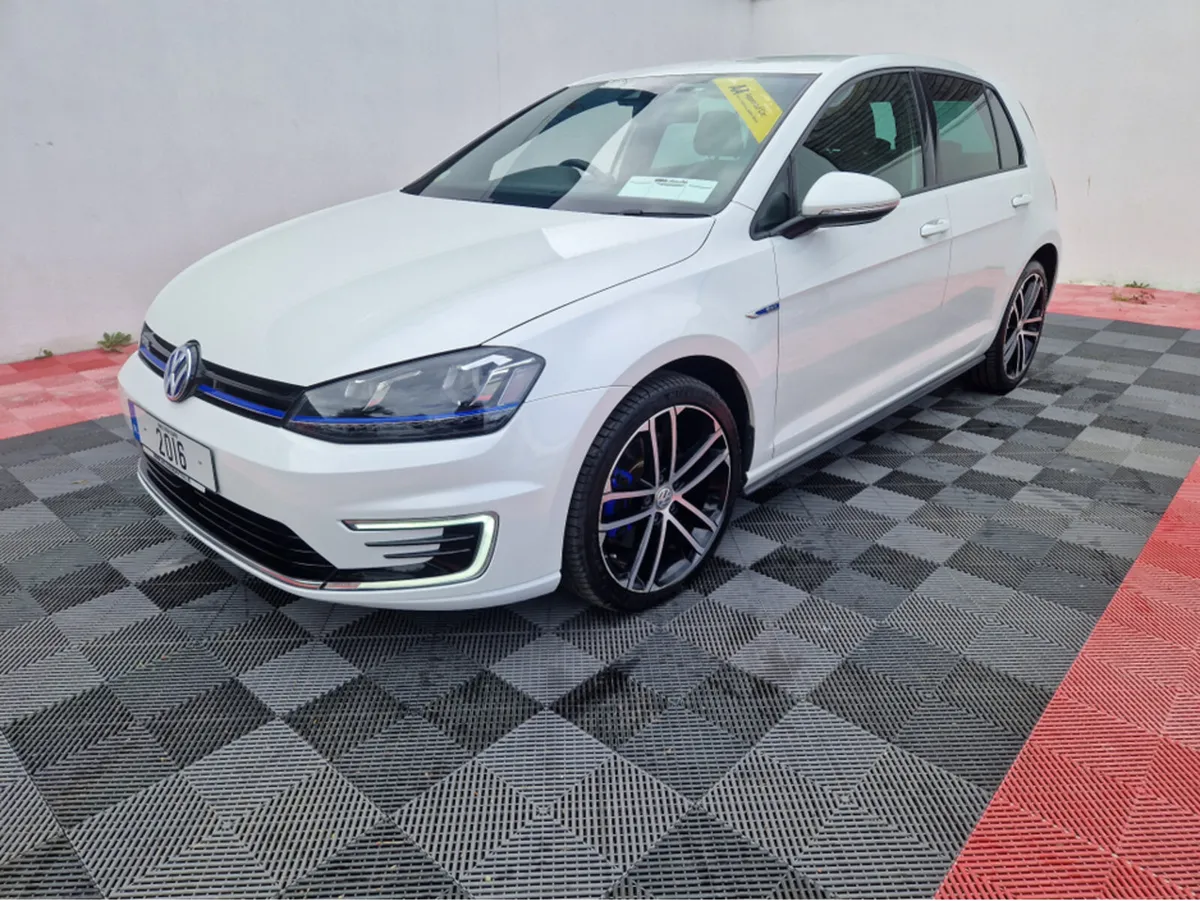 Volkswagen Golf GTE 1.4 PETROL/ PLUG IN HYBRID 5DR - Image 4
