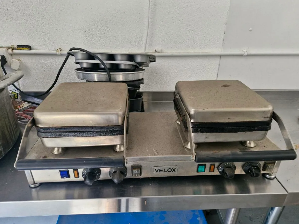 Double waffle maker - Image 1