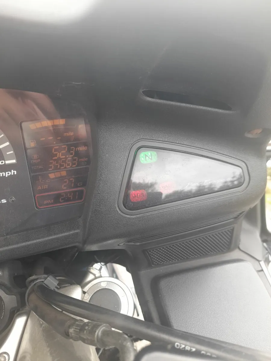Honda pan european st 1300 - Image 3