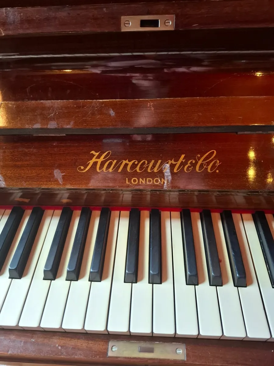 Piano - Image 1