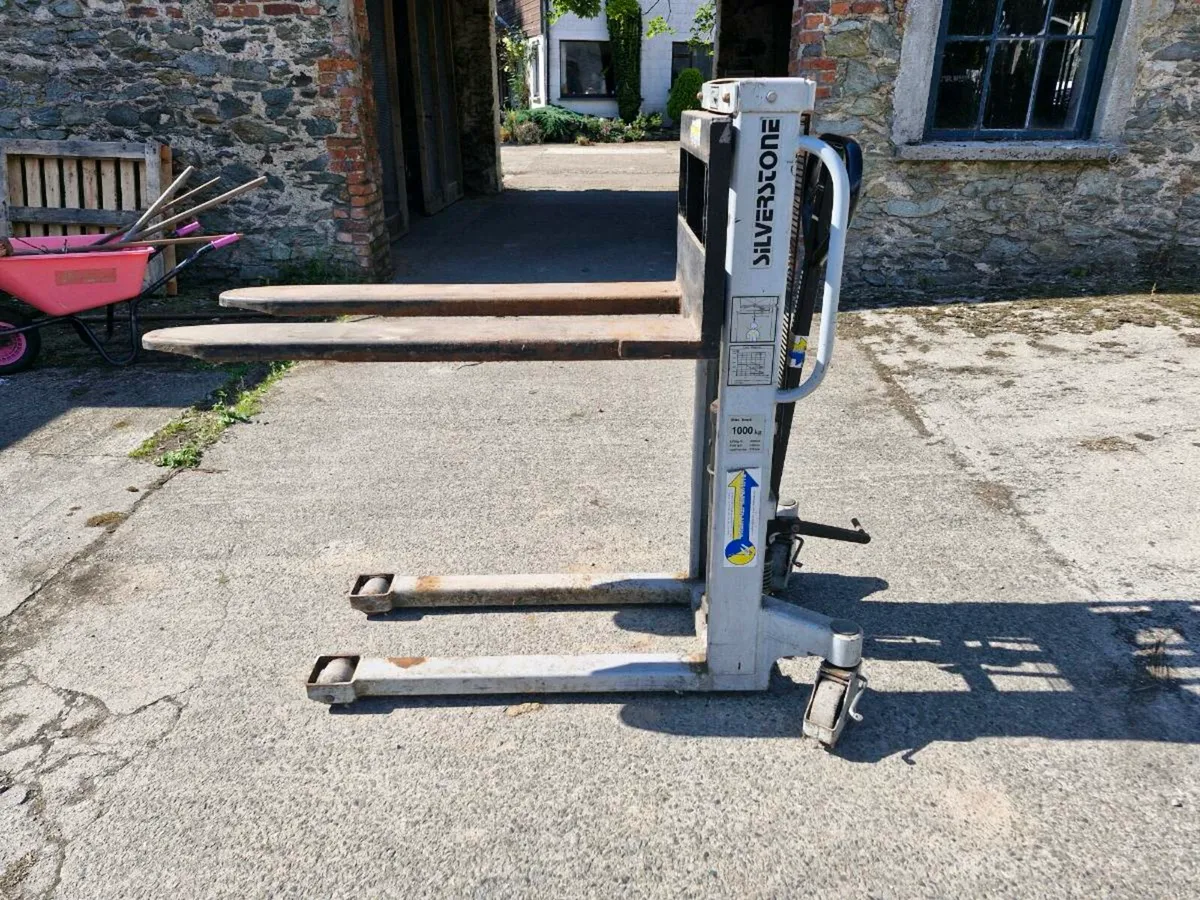 Manual pallet stacker - Image 4