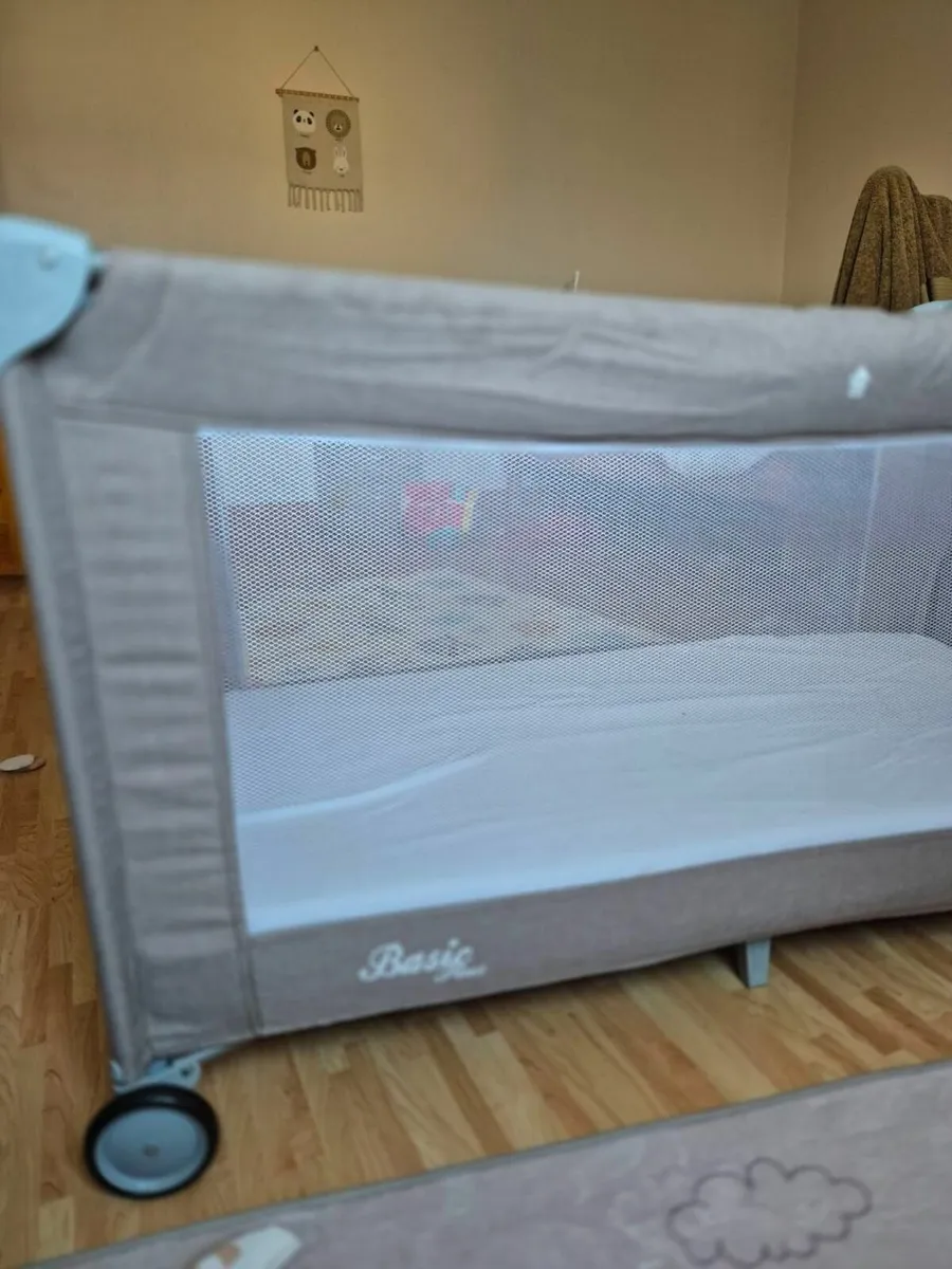 Baby Travel Cot / Playpen (Caretero) - Image 3