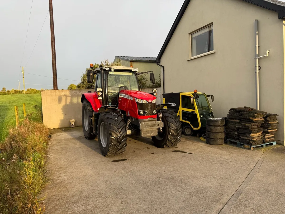 Massey 7718 - Image 2