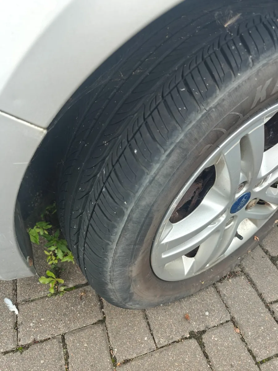Ford Galaxy 2011 - Image 1